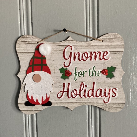 NWT Adorable Wooden Glittered Gnome for the Holidays Decoration Sign - Picture 13 of 16